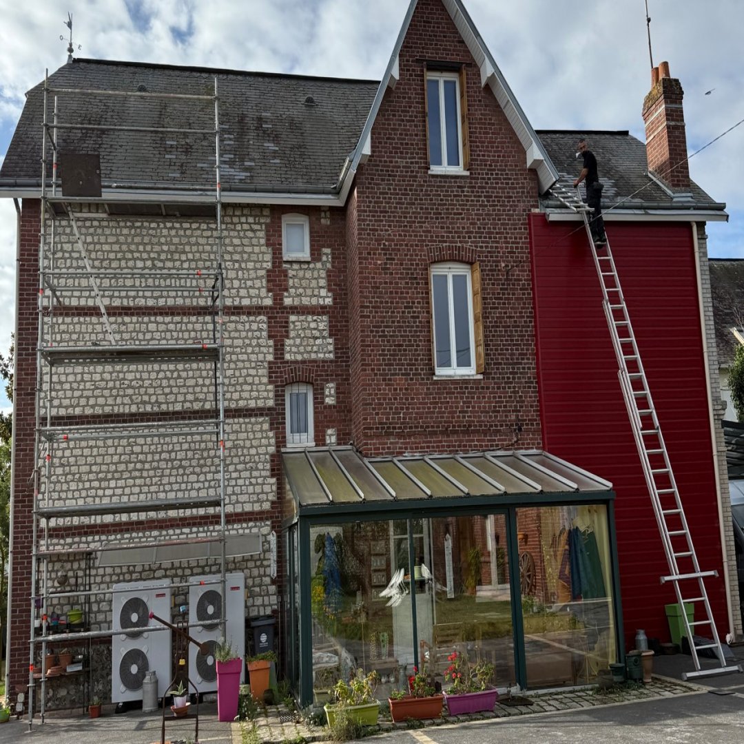 toiture en tuile noir NOMSOCIETE